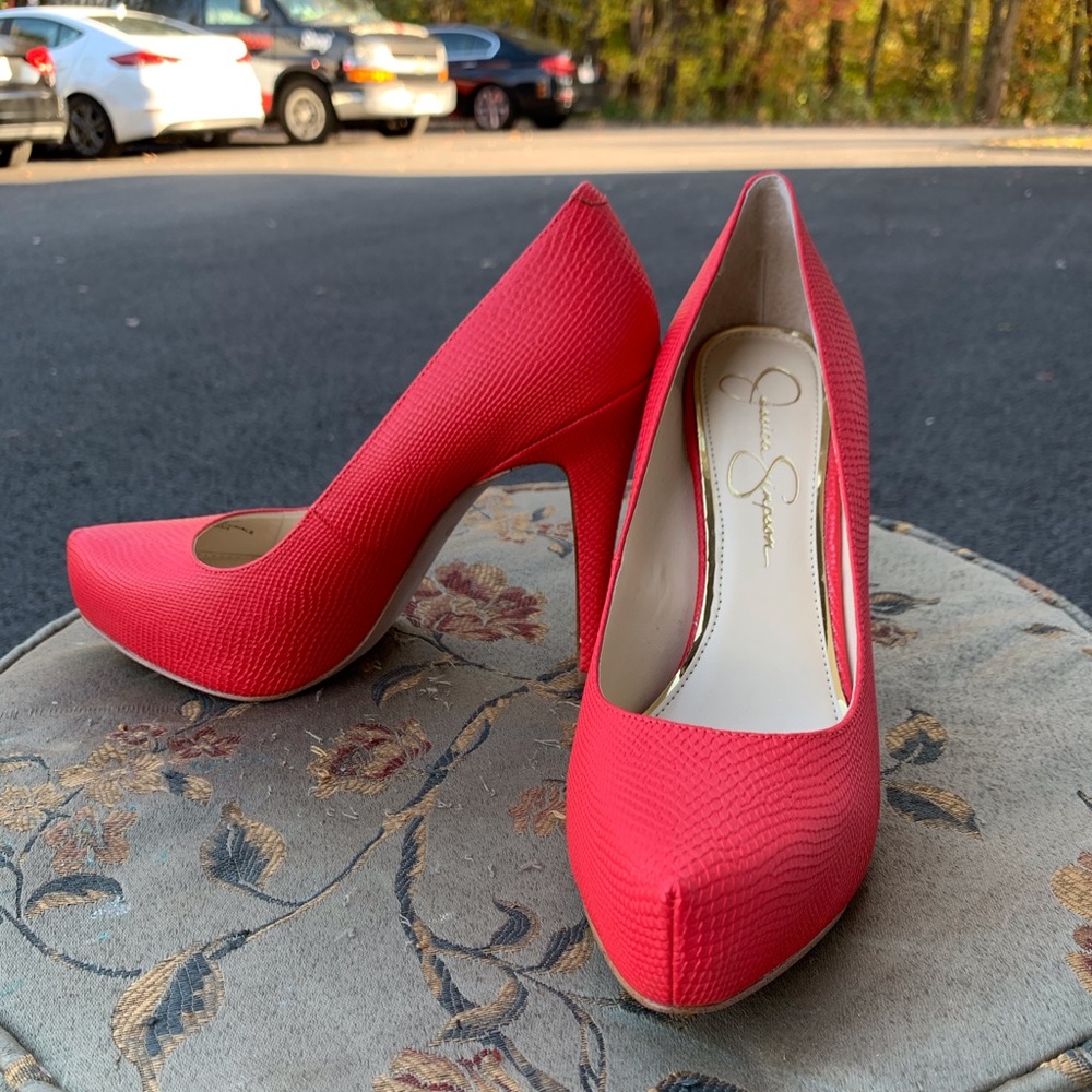 Jessica Simpson heels size 8